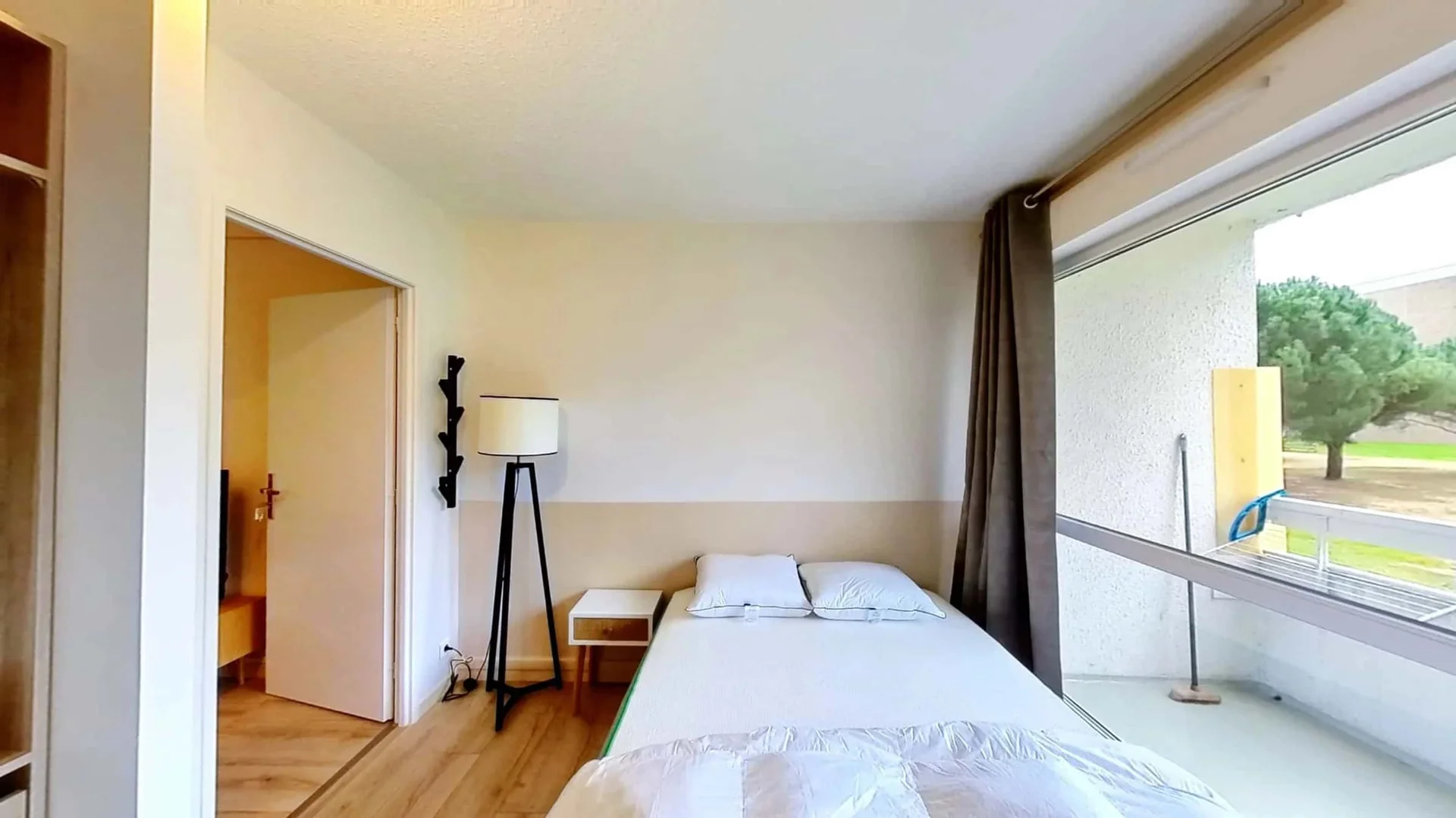 Komfortables und geräumiges Studentenzimmer in