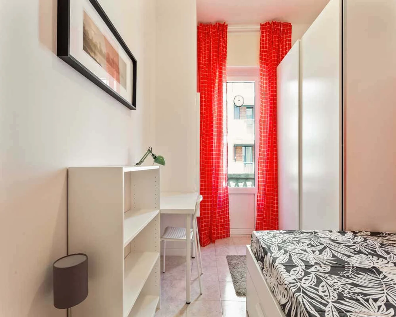Habitación estudiantil económica con ubicación conveniente en