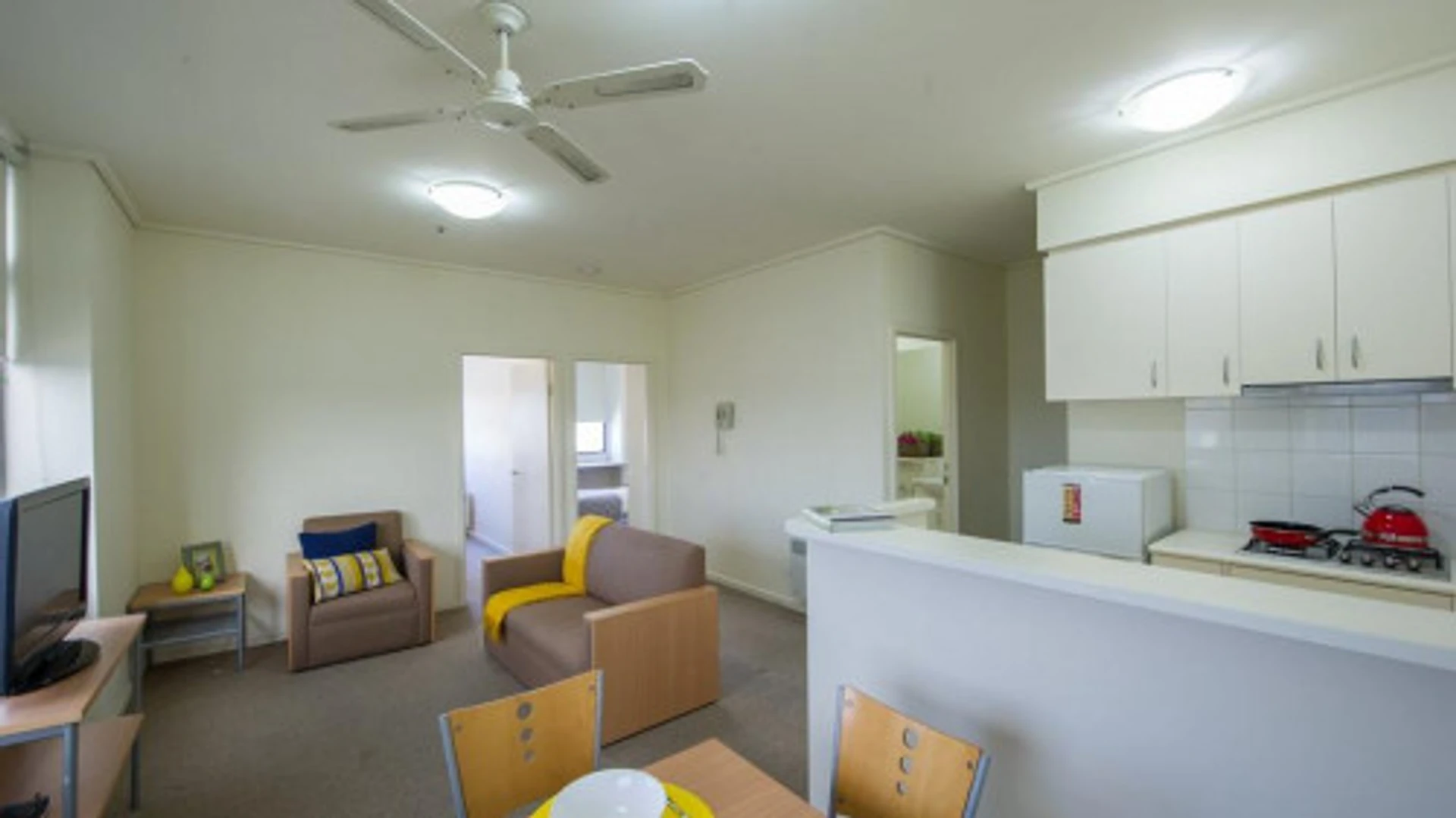 位于的学生友好型房间，设施现代