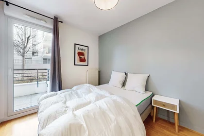 Private room at 5 Rue René-Robert Cavelier de La Salle, 91300 Massy, France, image 1 of 10