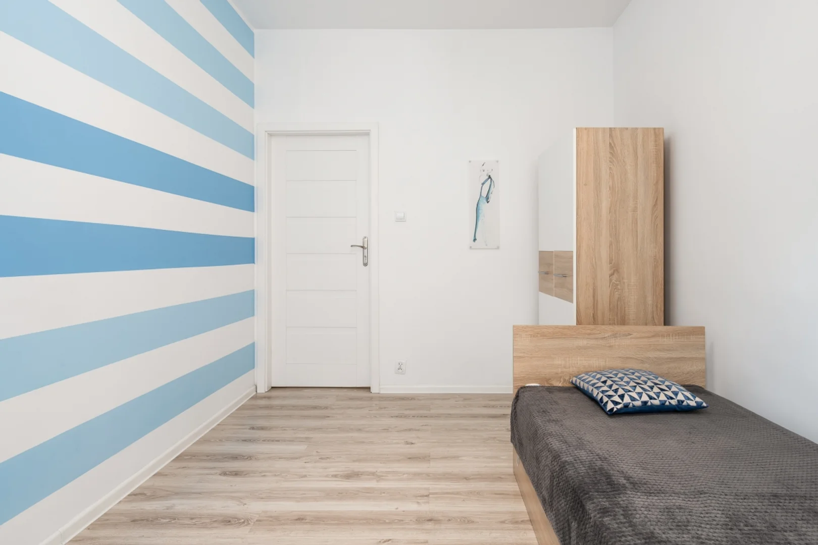 Student-friendly room in  with modern amenities