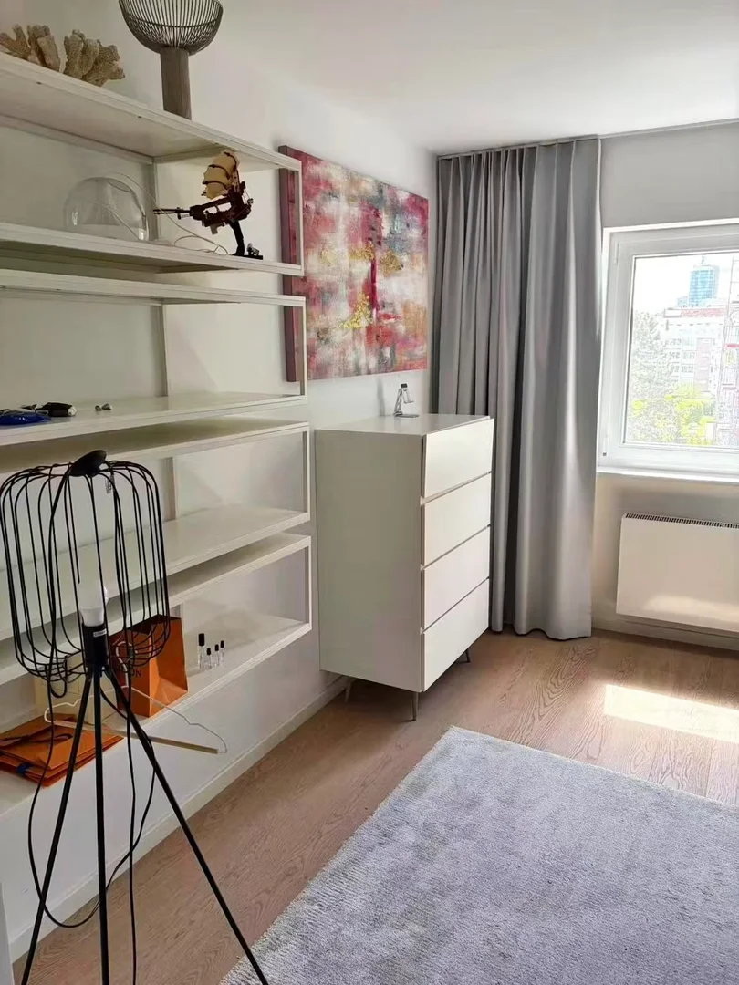 Budget-friendly student room close to campus in 