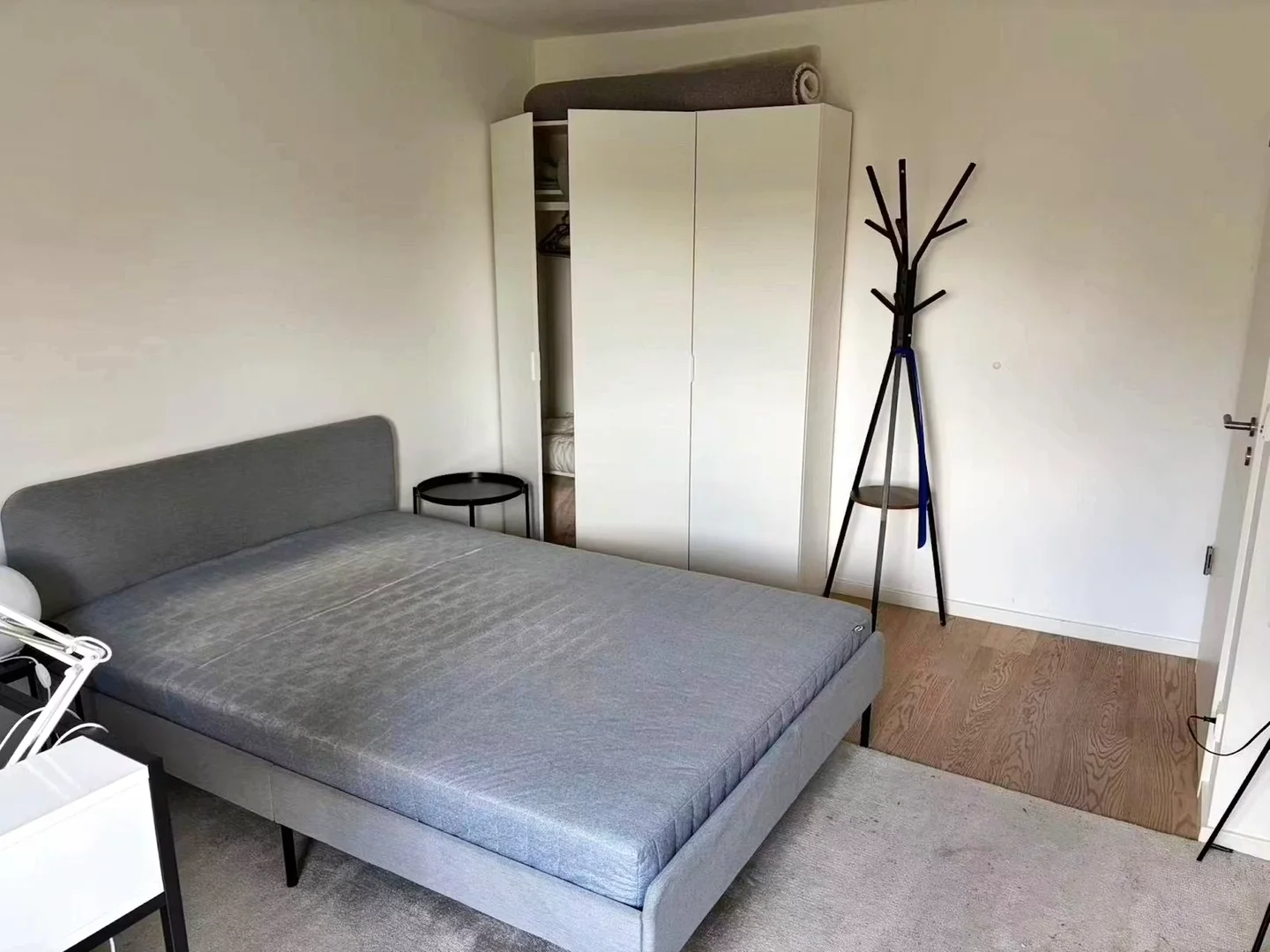 Room for rent in student apartment in , fully furnished