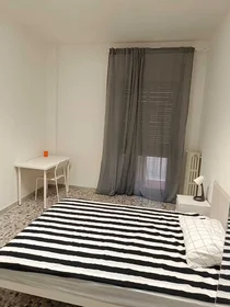 Özel oda konumu Piazza G. Garibaldi, , 1 6 görüntüsü