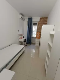 Chambre privée à Via Sergio Pansini, Poggiofranco, image 3 de 8