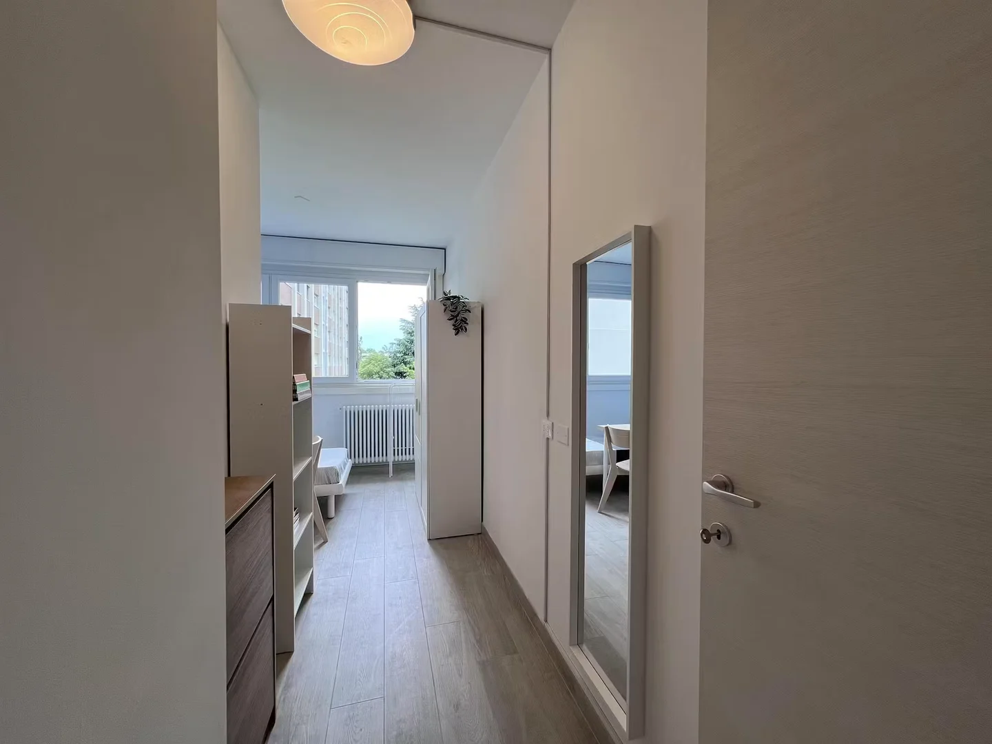 Economical student room with convenient location in