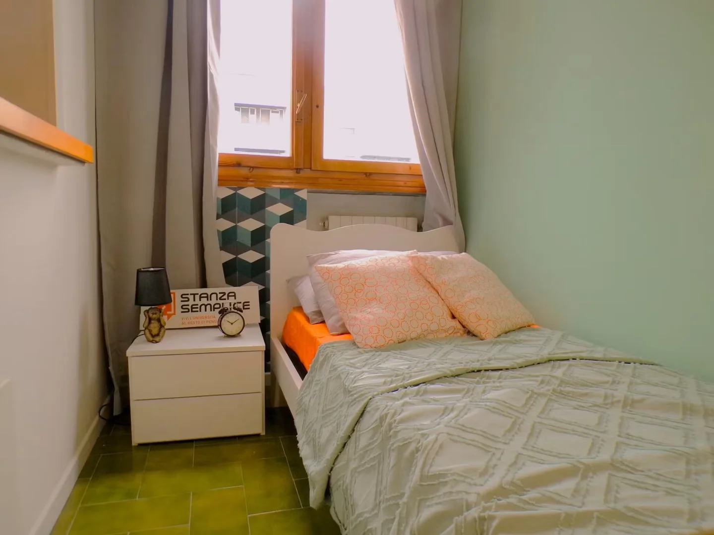 Camera per studenti economica con posizione comoda a 