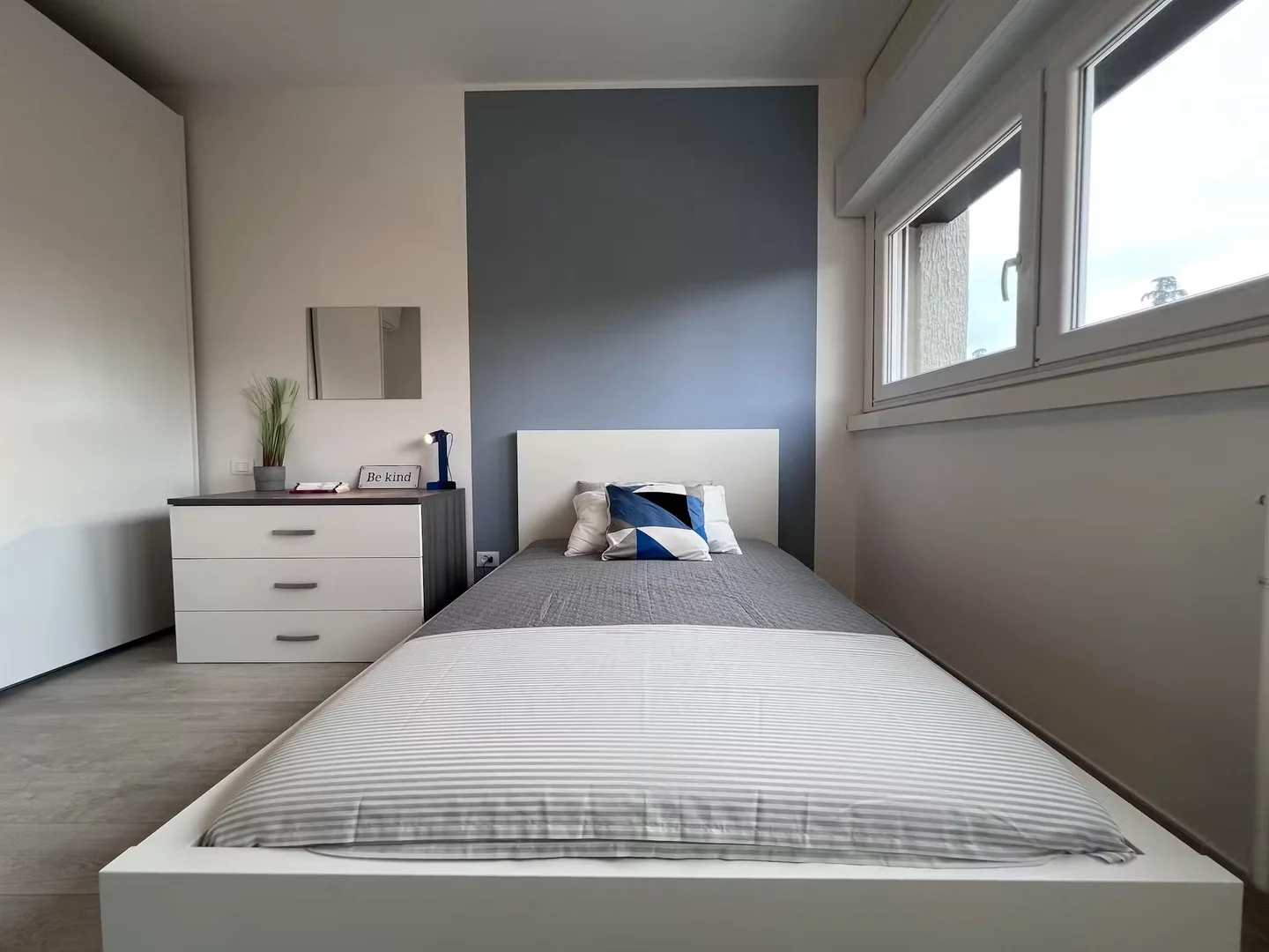 Habitación en apartamento estudiantil en alquiler en , completamente amueblado