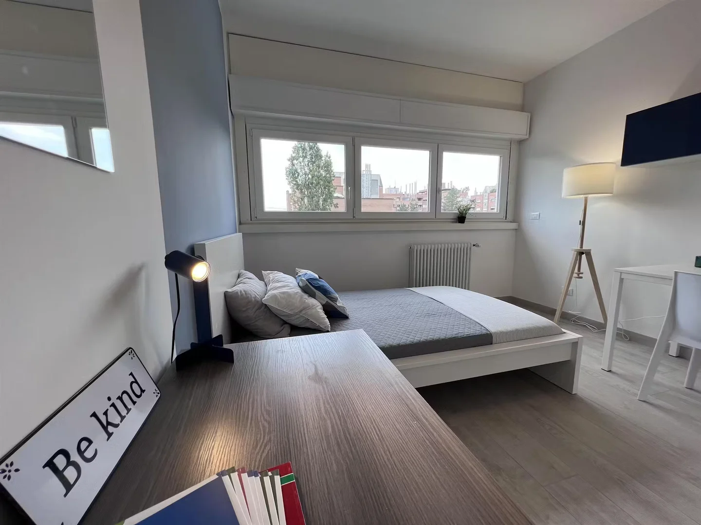 Habitación para estudiantes en  con área de estudio y facilidades compartidas