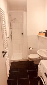 Apartamento inteiro em Bürriger Weg, Küppersteg, imagem 7 de 10