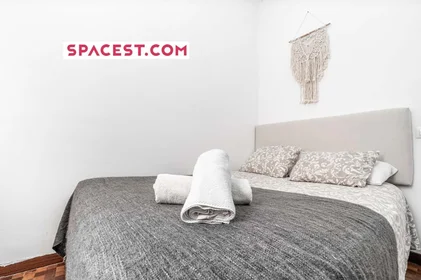 Privatzimmer in der Gran Via de les Corts Catalanes, 612, 08007 Barcelona, Spagna, bild 1 von 14