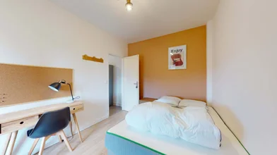 Private room at 24 bd Camille Flammarion Marseille  13001 FR, image 2 of 18