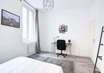 Chambre à louer dans un appartement en colocation à Marseille