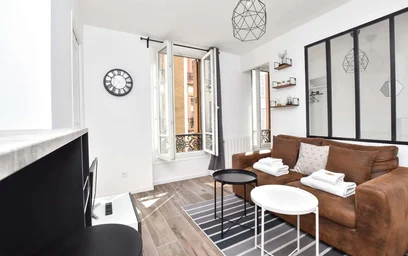 Dairenin tamamı konumu 6 Rue Pinel, 93200 Saint-Denis, France, 1 11 görüntüsü