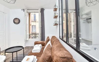 Dairenin tamamı konumu 6 Rue Pinel, 93200 Saint-Denis, France, 2 11 görüntüsü