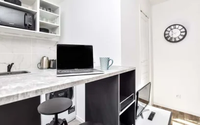 Dairenin tamamı konumu 6 Rue Pinel, 93200 Saint-Denis, France, 9 11 görüntüsü