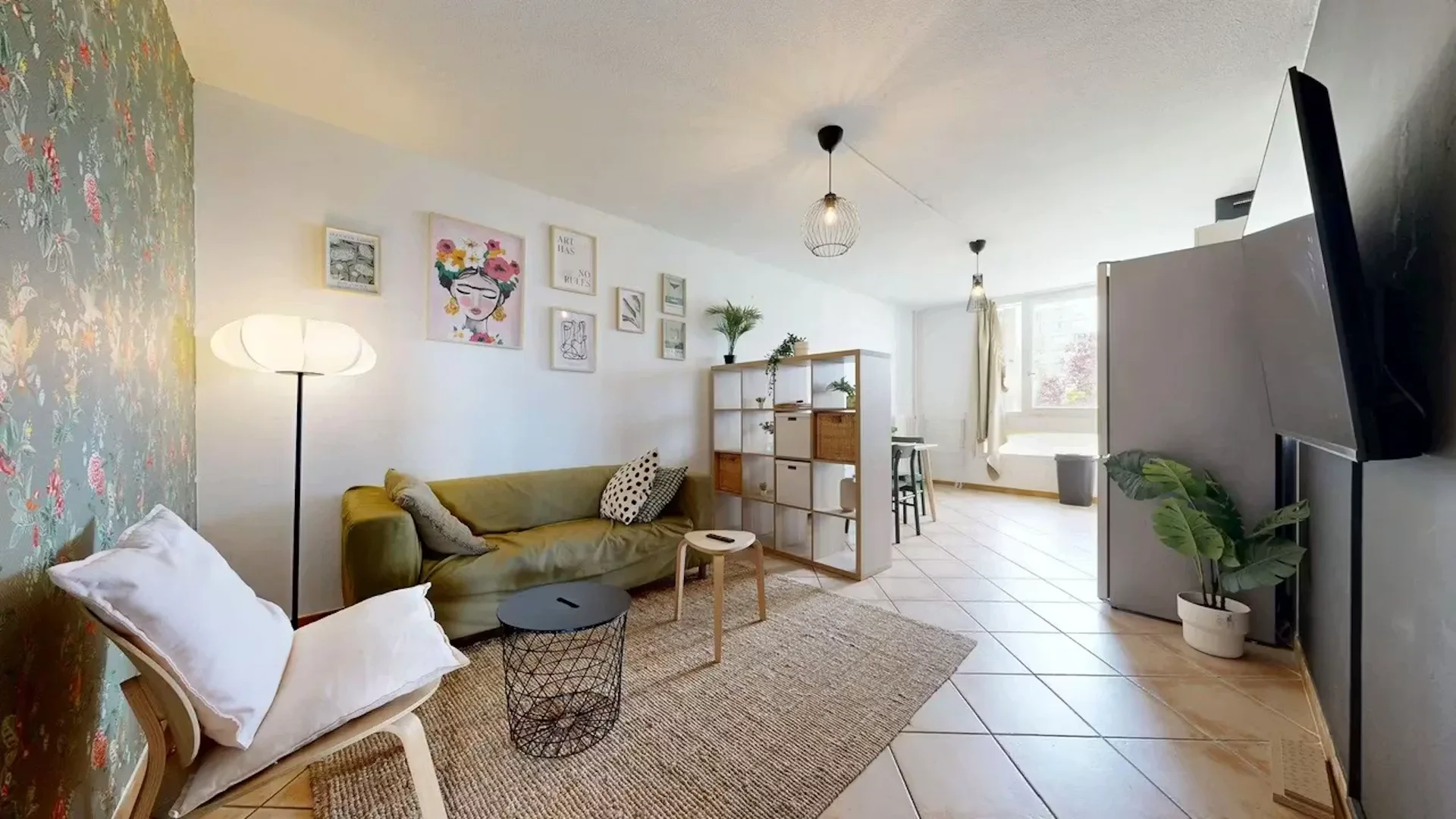 Quarto de estudante económico perto do campus em 