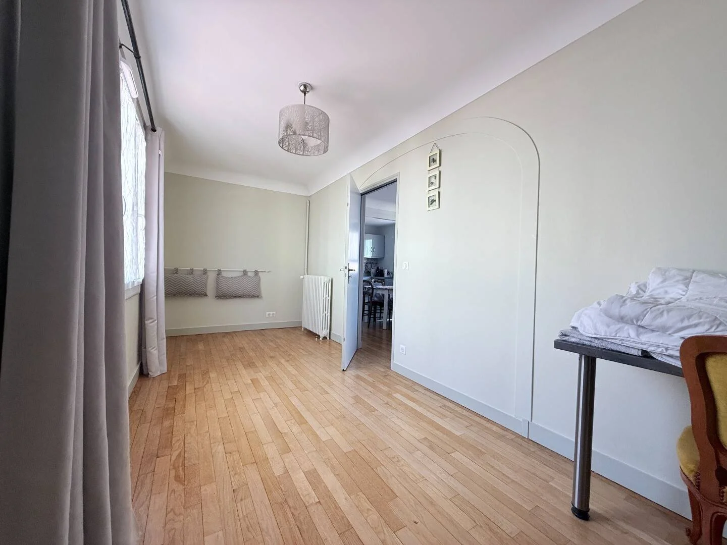 Student-friendly room in  with modern amenities