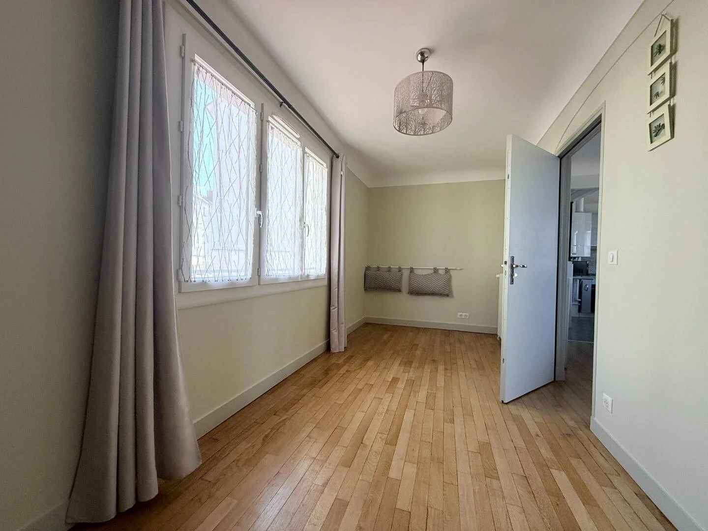 Cozy room for students available in 