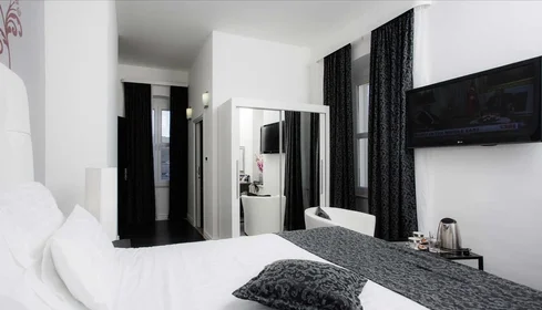 Quarto privado em Sinjska ulica 5, imagem 4 de 5