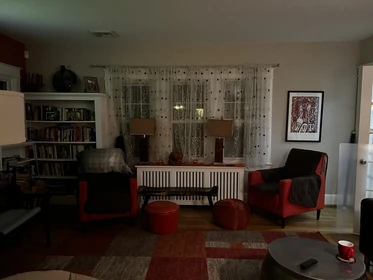 Room for rent in a shared flat in D. C.