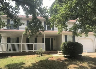 Room for rent in a shared flat in Charlotte