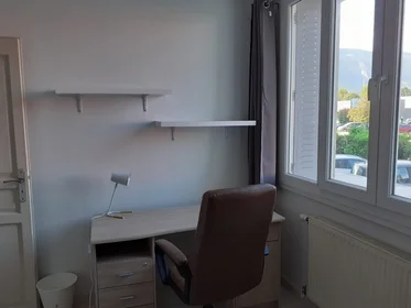 Private room at 16 Rue Alphonse Allais, image 21 of 34