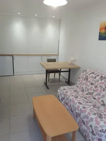 Homestay at La rochelle, 17000, image 8 of 27