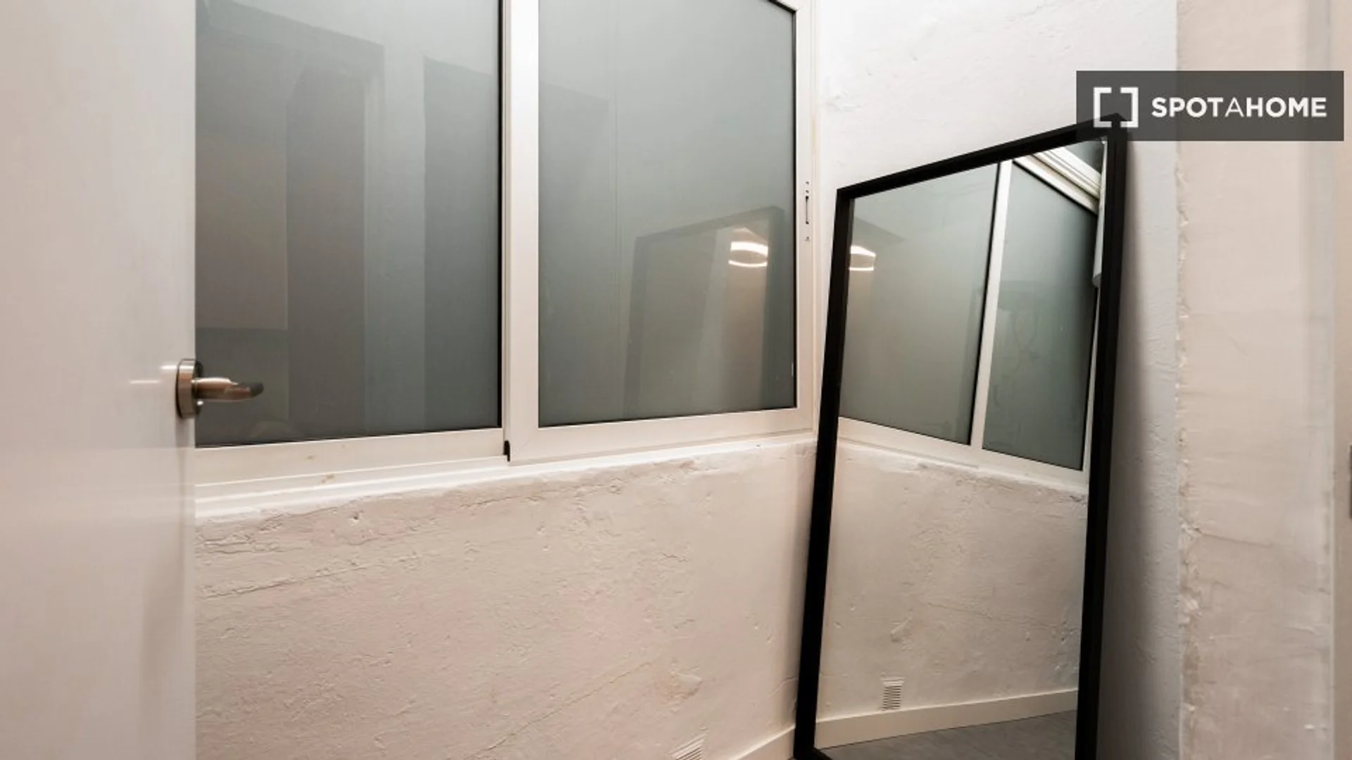Chambre d'étudiant économique avec emplacement pratique dans