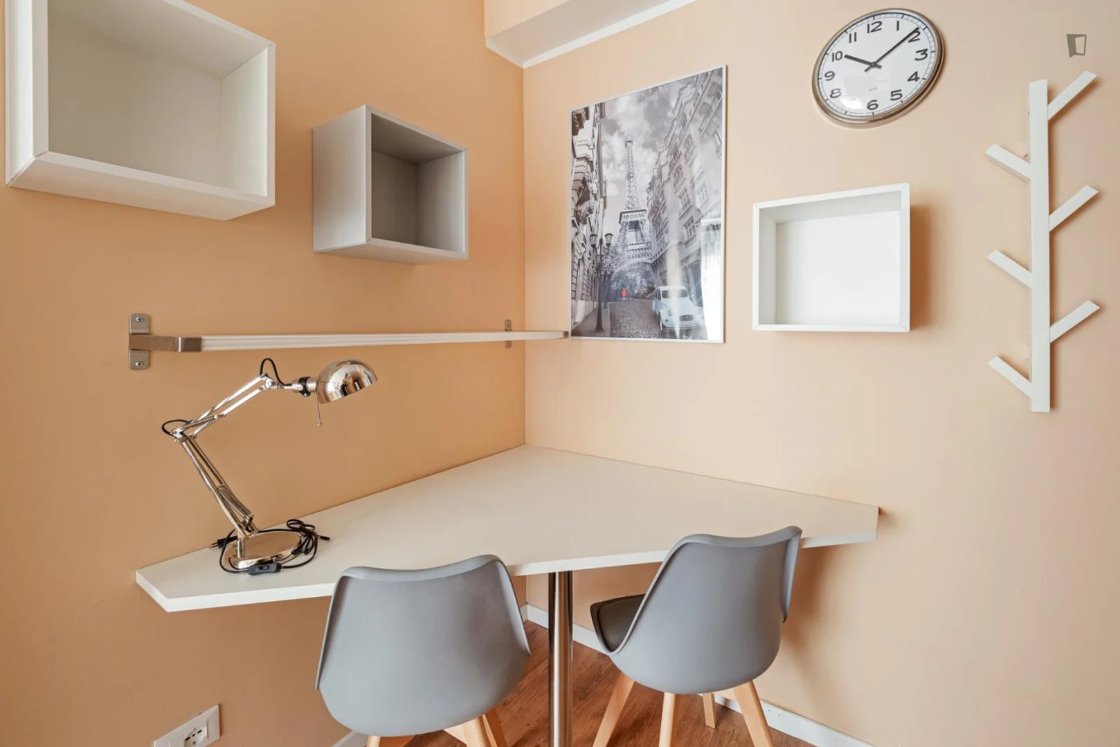 Studio moderne pour étudiants avec toutes les commodités dans