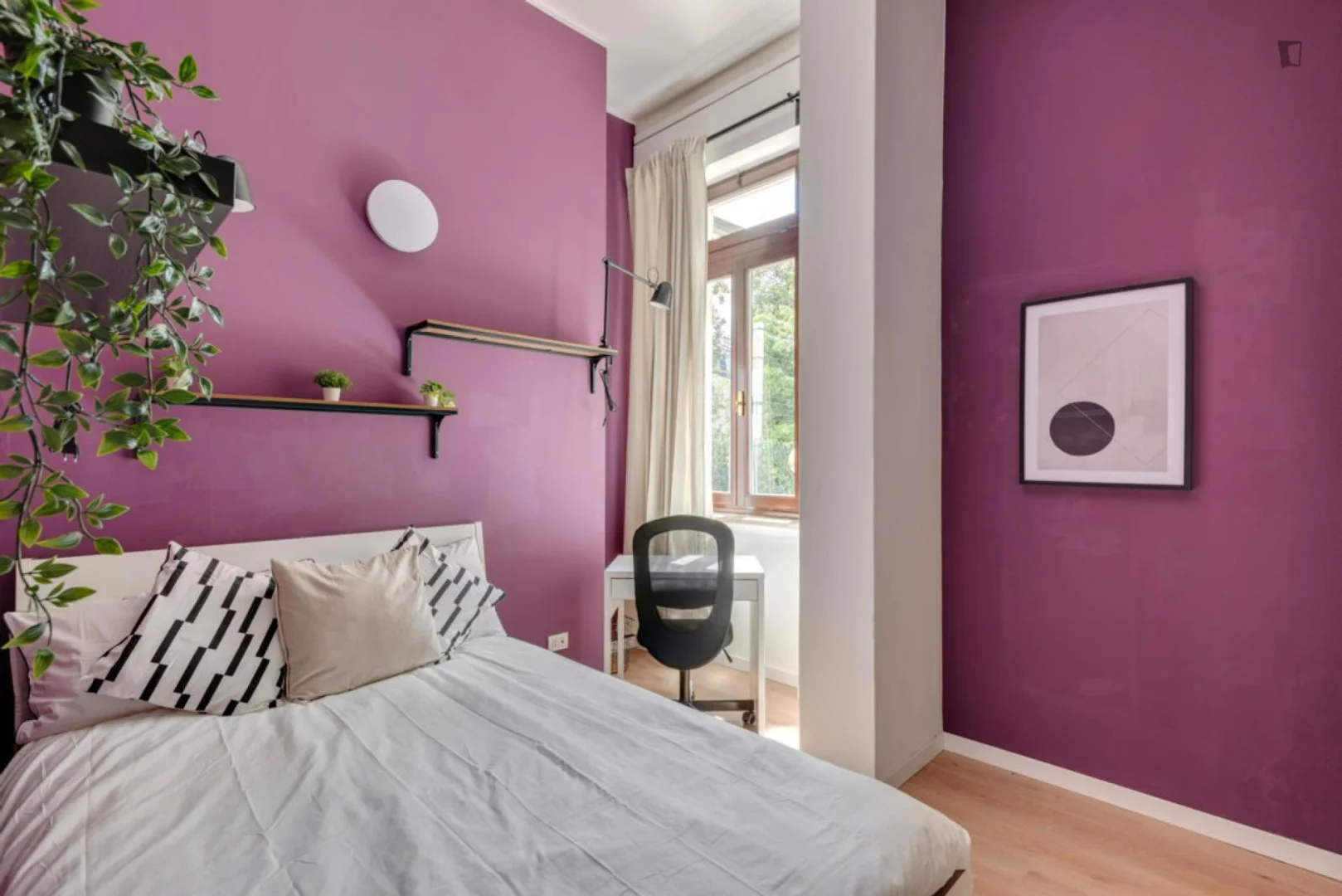 Economical student room with convenient location in 