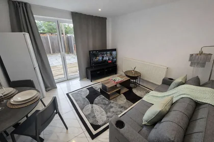Apartamento inteiro em Salisbury Road, imagem 1 de 19