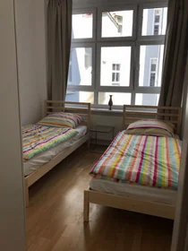 Stanza condivisa in Kolonnenstraße, immagine 1 di 18