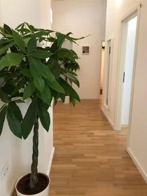 Stanza condivisa in Kolonnenstraße, immagine 15 di 18