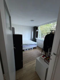 Private room at Reinkenstraat, image 1 of 4
