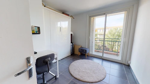 Privatzimmer in der 728 Rue De Fontcarrade, bild 1 von 10