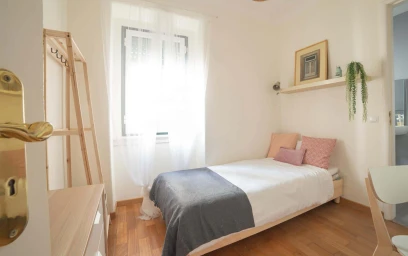 Quarto privado em R. Actor Vale 51, 1900-179 Lisboa, Portugal, imagem 4 de 20