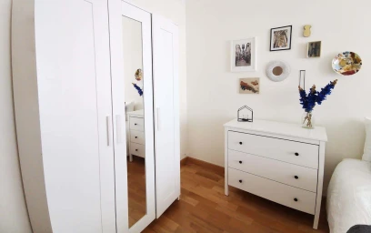 Quarto privado em R. Actor Vale 51, 1900-179 Lisboa, Portugal, imagem 2 de 20