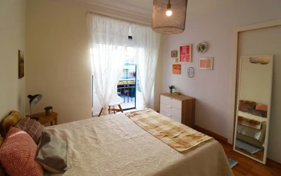 Quarto privado em R. Actor Vale 51, 1900-179 Lisboa, Portugal, imagem 3 de 20