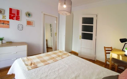 Quarto privado em R. Actor Vale 51, 1900-179 Lisboa, Portugal, imagem 4 de 20