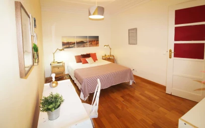 Quarto privado em R. Actor Vale 51, 1900-179 Lisboa, Portugal, imagem 2 de 20