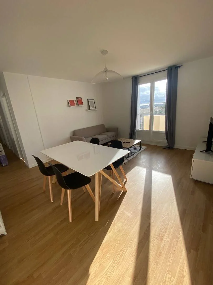 Economical student room with convenient location in 
