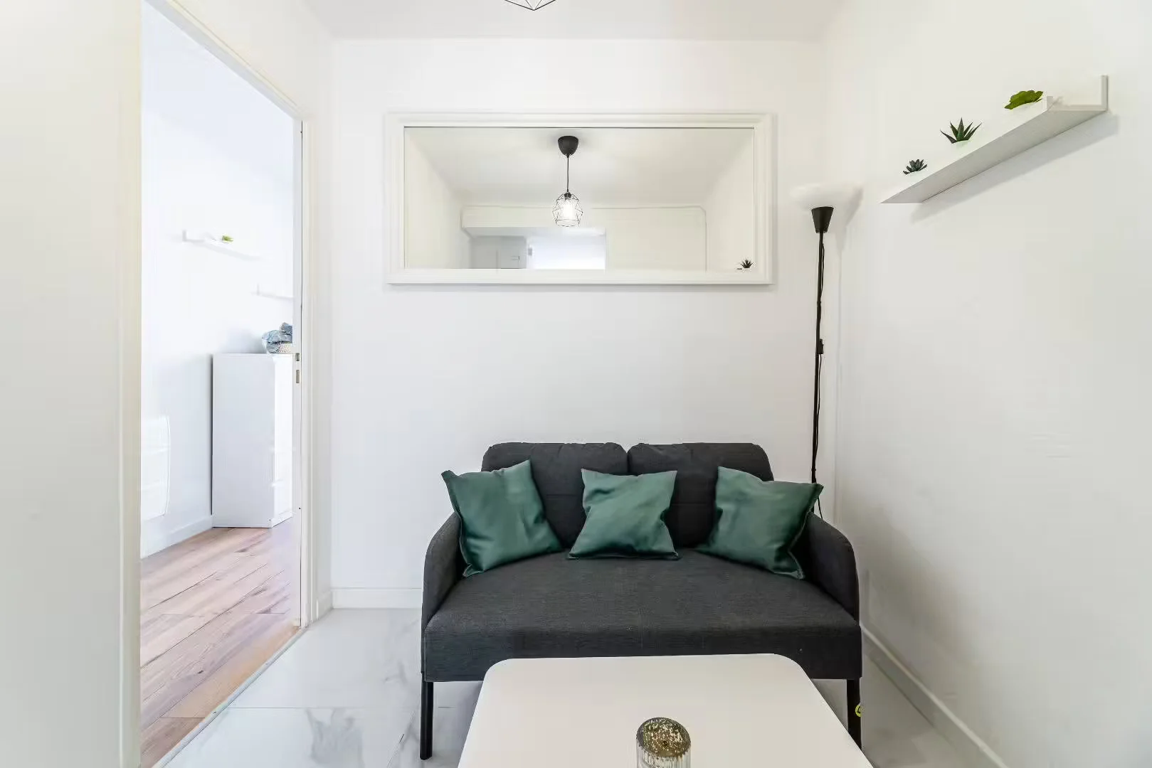 Habitación para estudiantes en  con área de estudio y facilidades compartidas