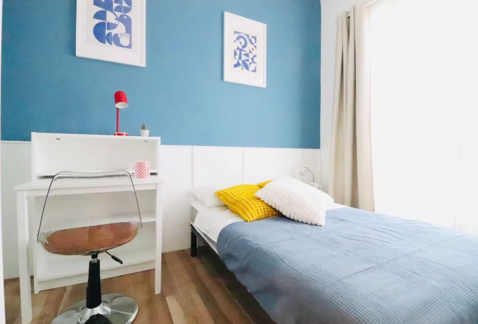 Budget-friendly student room close to campus in 