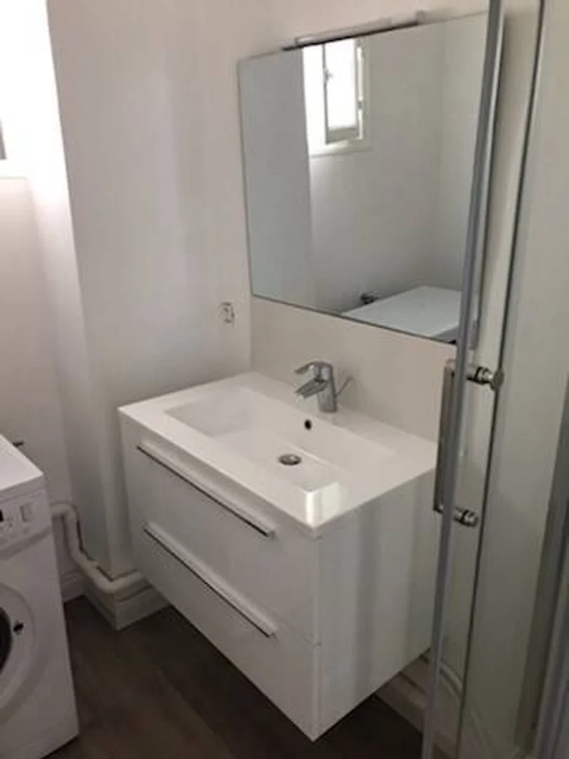 Quarto acolhedor para estudantes disponível em 
