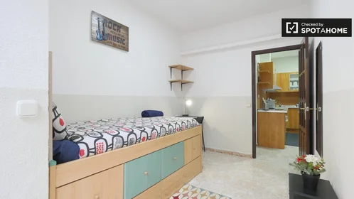 Privatzimmer in der Carrer de Besalú, bild 4 von 19