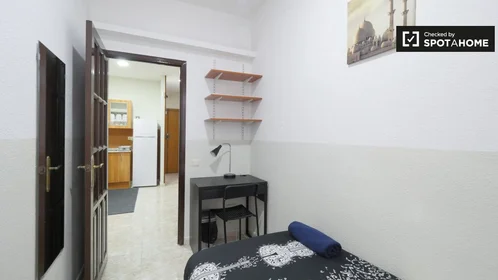 Privatzimmer in der Carrer de Besalú, bild 10 von 19