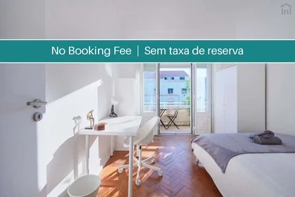 Stanza privata in Av. Alm. Reis 219, 1000-049 Lisboa, Portugal, immagine 1 di 20