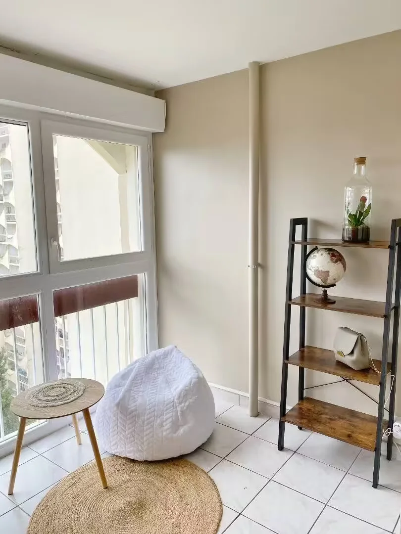Economical student room with convenient location in 