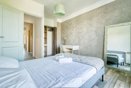 Quarto para alugar num apartamento partilhado em Marselha
